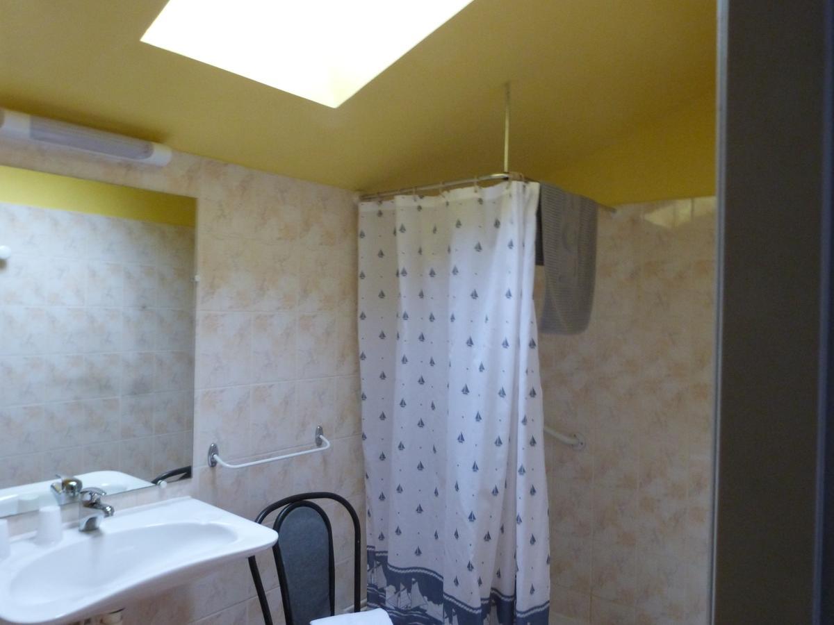 Leader Hotel Foucherans  Екстериор снимка