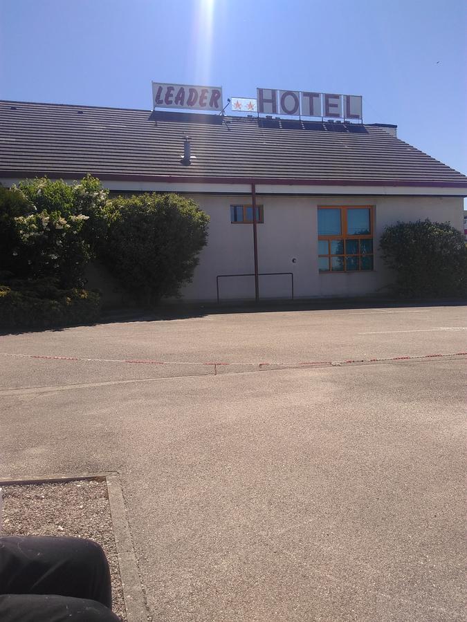 Leader Hotel Foucherans  Екстериор снимка